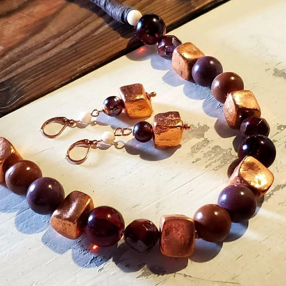 Pinkdiva handcrafted necklace